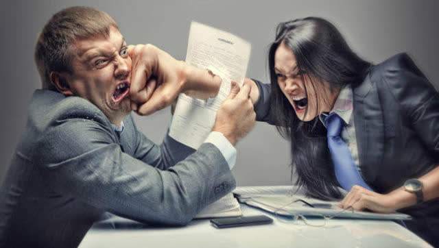 职场中和领导闹矛盾该不该辞职,职场中领导换了领导要重新洗牌