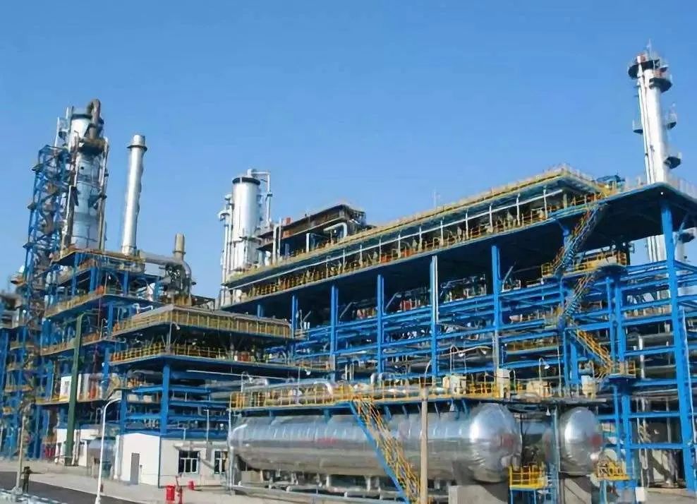 染料龙头上市公司,半年报预增400%的上市公司