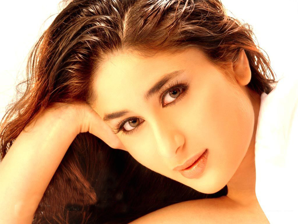 还记得当年的三傻组合吗爱情公寓,卡琳娜卡普尔三傻