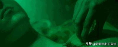 女生手指脱皮视频,女孩手脱皮厉害