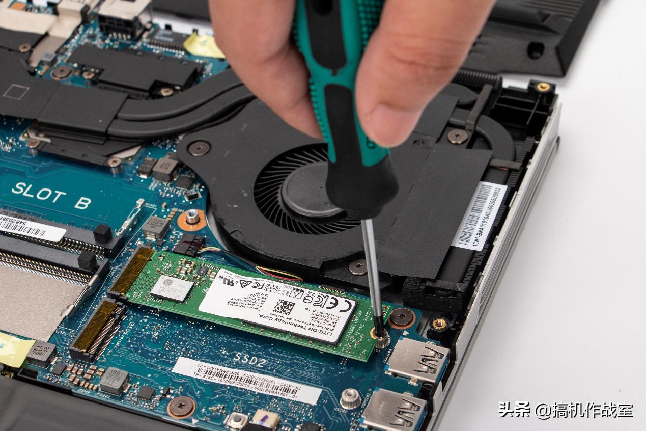 机械师f117-v如何加装硬盘,机械师f117-x笔记本新手教程