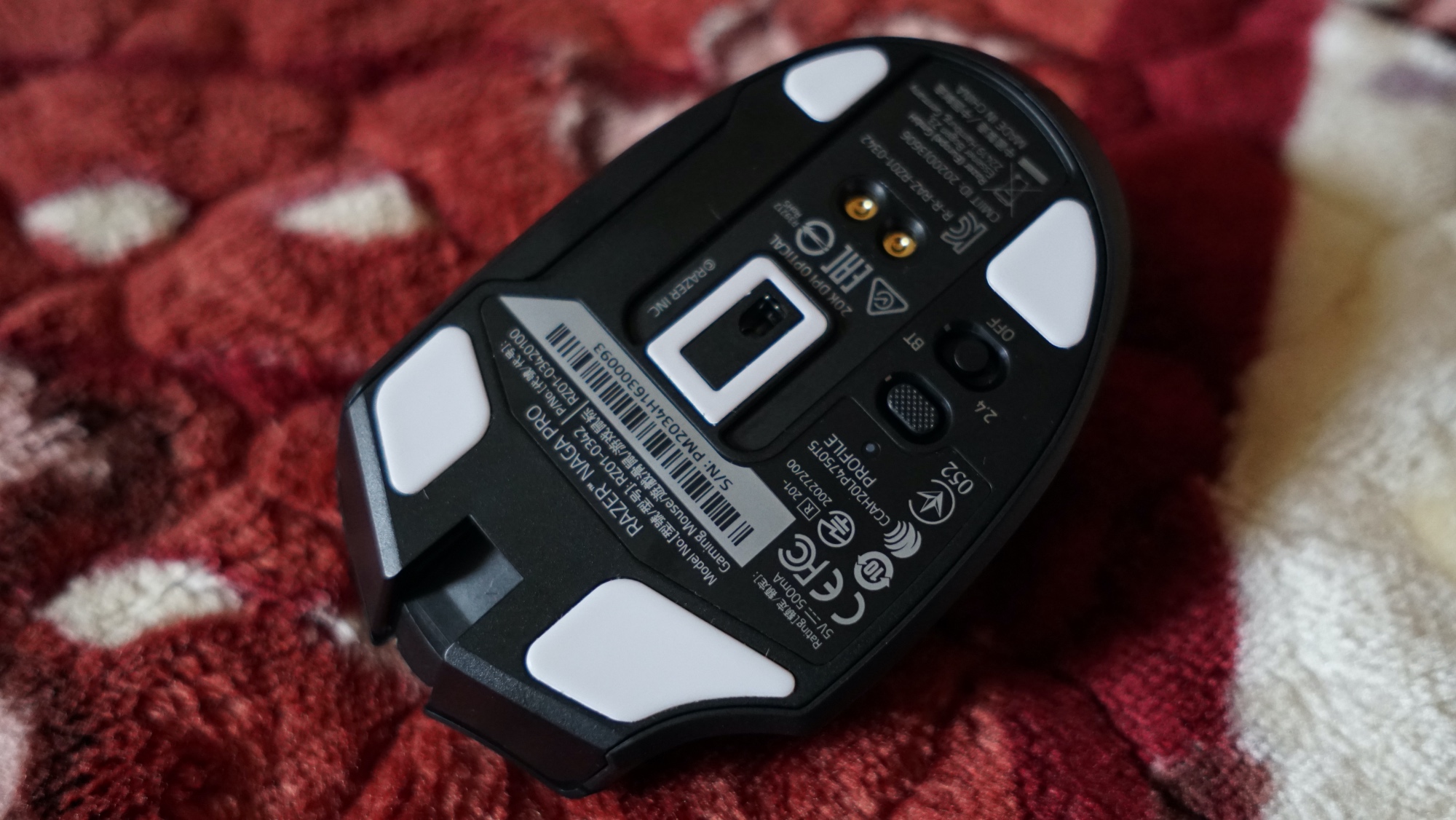 雷蛇nagapro那伽梵蛇专业版,雷蛇娜迦梵蛇专业版和v2的区别