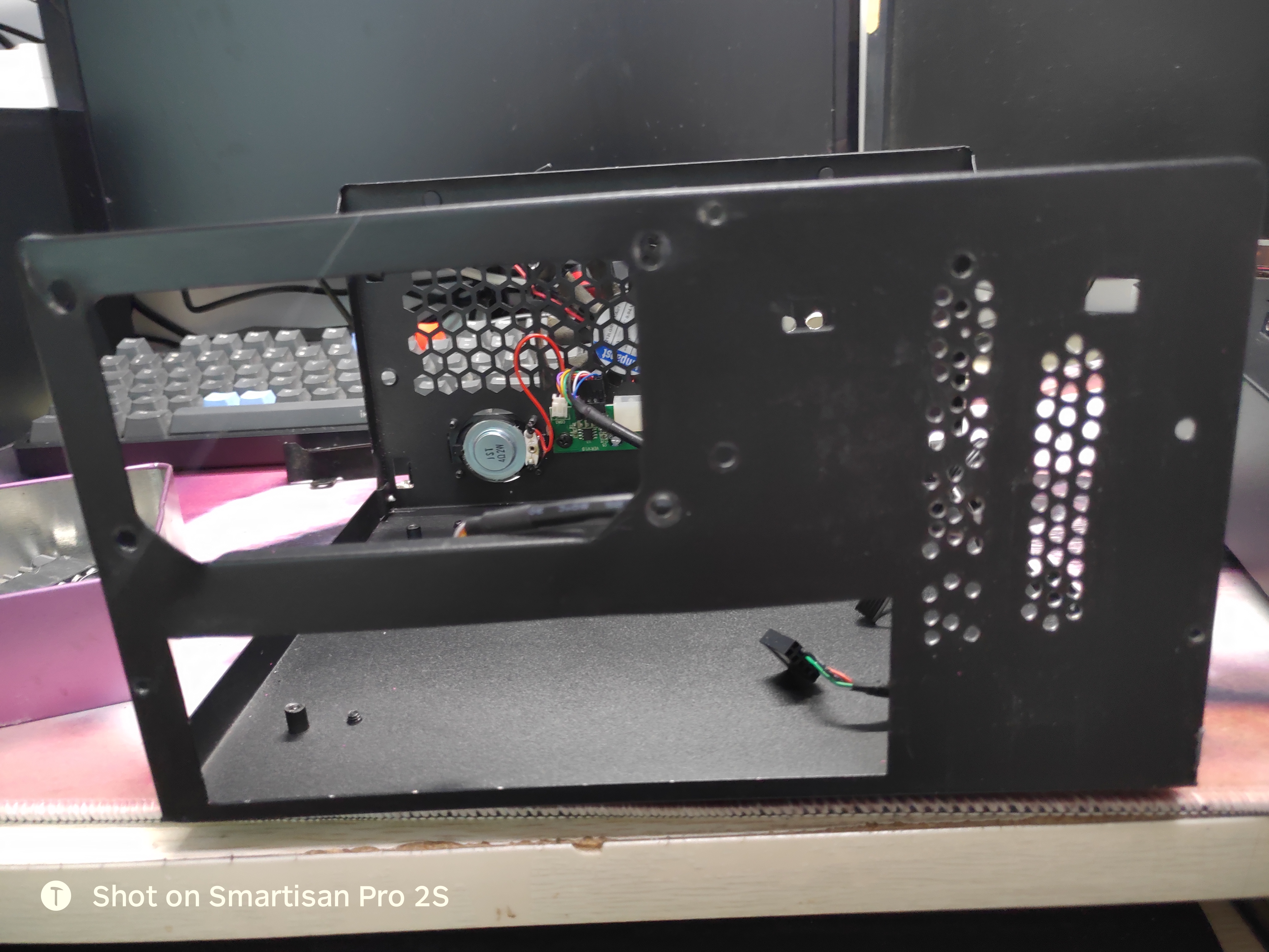 日常捡垃圾：60块包邮sinoc小机箱送电源和音响，真香？