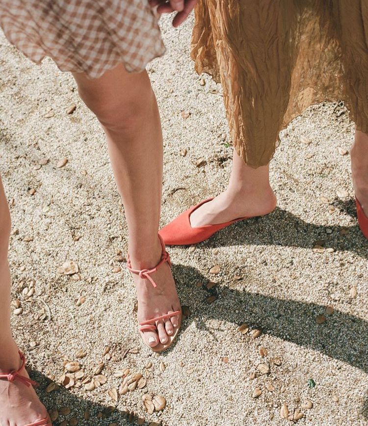 什么腿型穿什么鞋子好看,你是什么脚型代表什么命