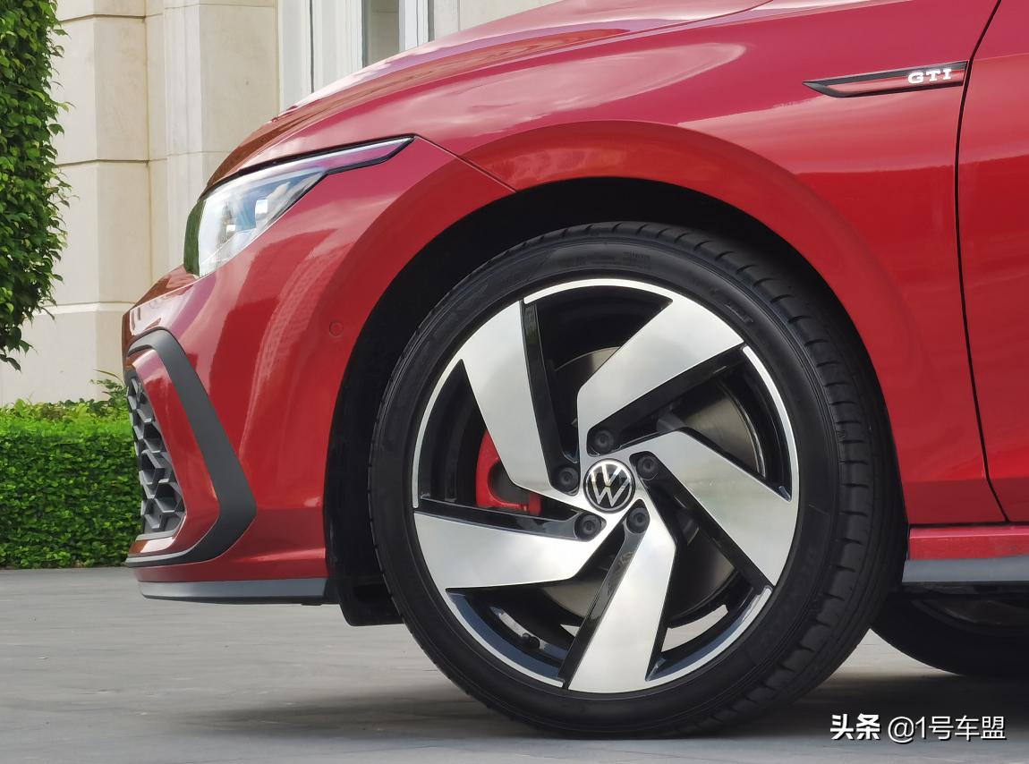 试驾高尔夫gti2021,高尔夫gti赛道狂飙