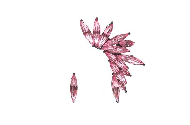 韩国百搭小黑裙的短款,韩国饰品品牌排行榜