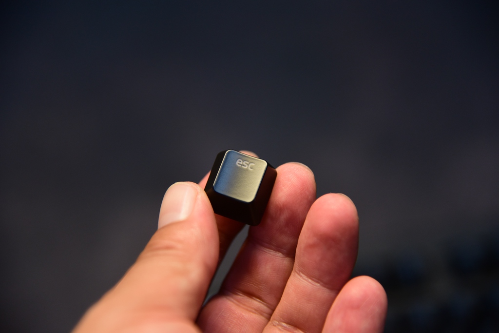 razer雷蛇萨诺狼蛛v2幻彩背光,游戏膜测评安卓