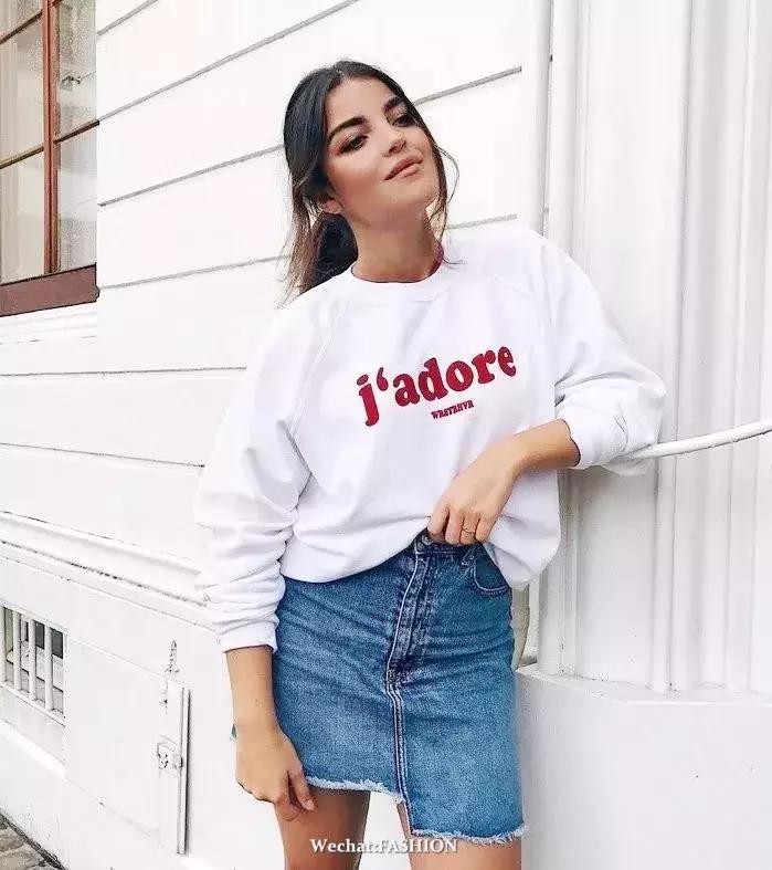 卫衣配什么裙子好看春天,卫衣裙子怎么搭配才好看