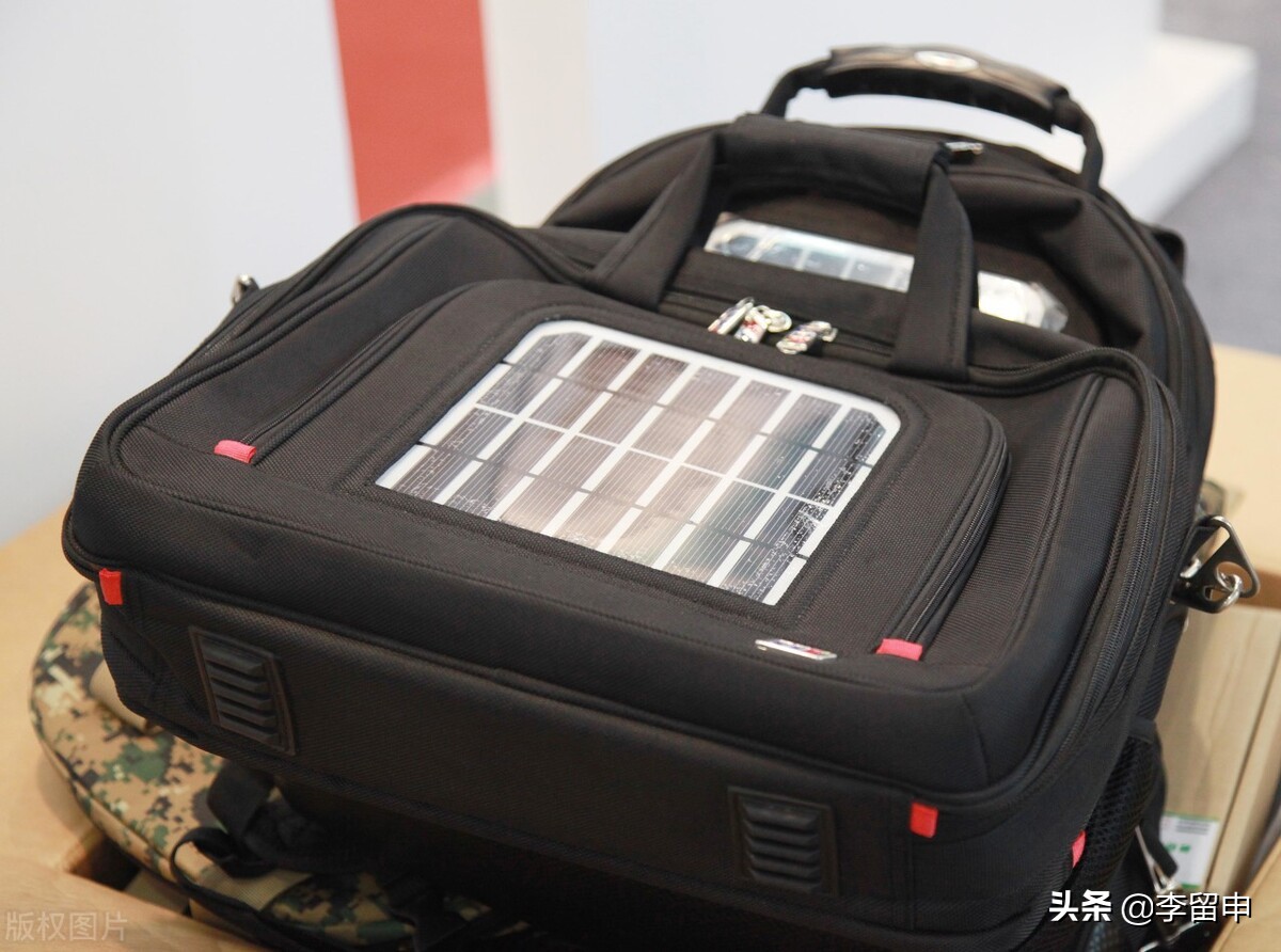 悲喜书包,爱恨交织校园生活