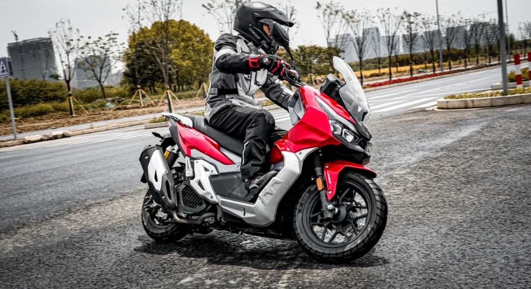 大阳ADV150胖虎试驾:真正的跨界踏板,兼顾城市越野可玩性极高