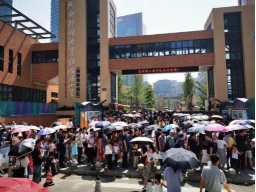 成都高新区两个网红学校,大家心目中的成都