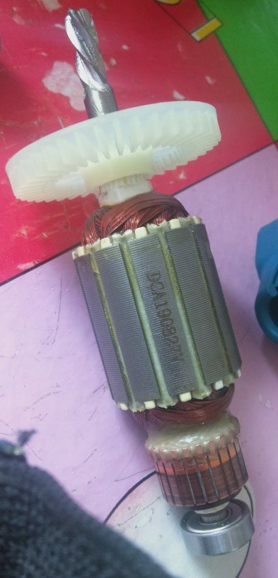 手电钻前面的夹头构造及更换,晶思达手电钻开关总成内部构造