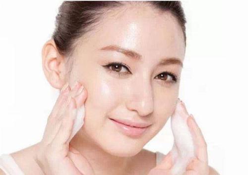 鼻子两侧、T字区总是油到发光？别着急，3步拯救你的大油田！