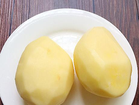 薯片微波炉做法,用微波炉做薯片家庭版简单做法