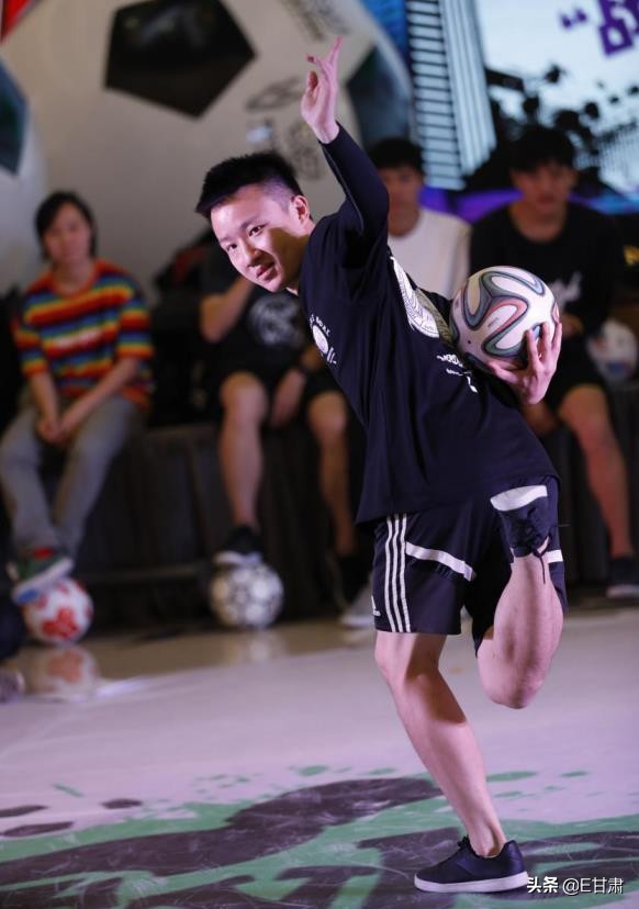 战马足球赛,战马赛事现场视频