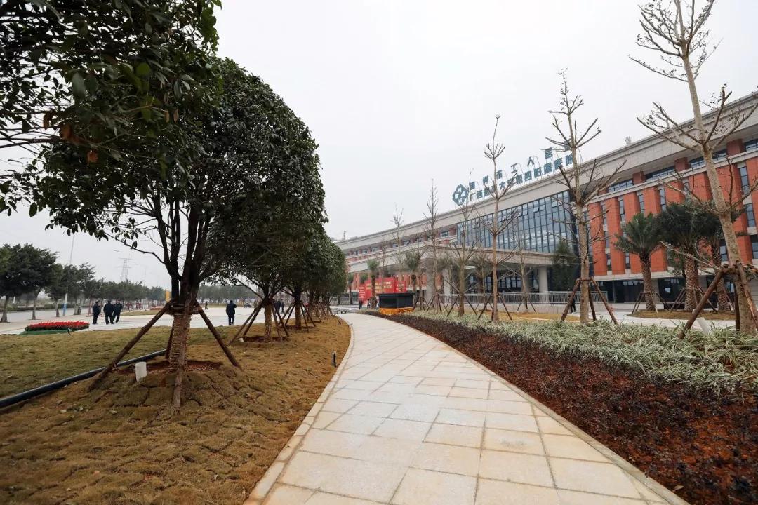 工人医院总院搬迁,一期工程竣工！大量美图曝光，简直太气派了