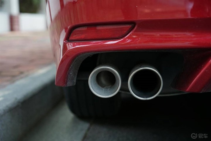 八代凯美瑞运动版红内饰,八代凯美瑞运动版电光宝石绿