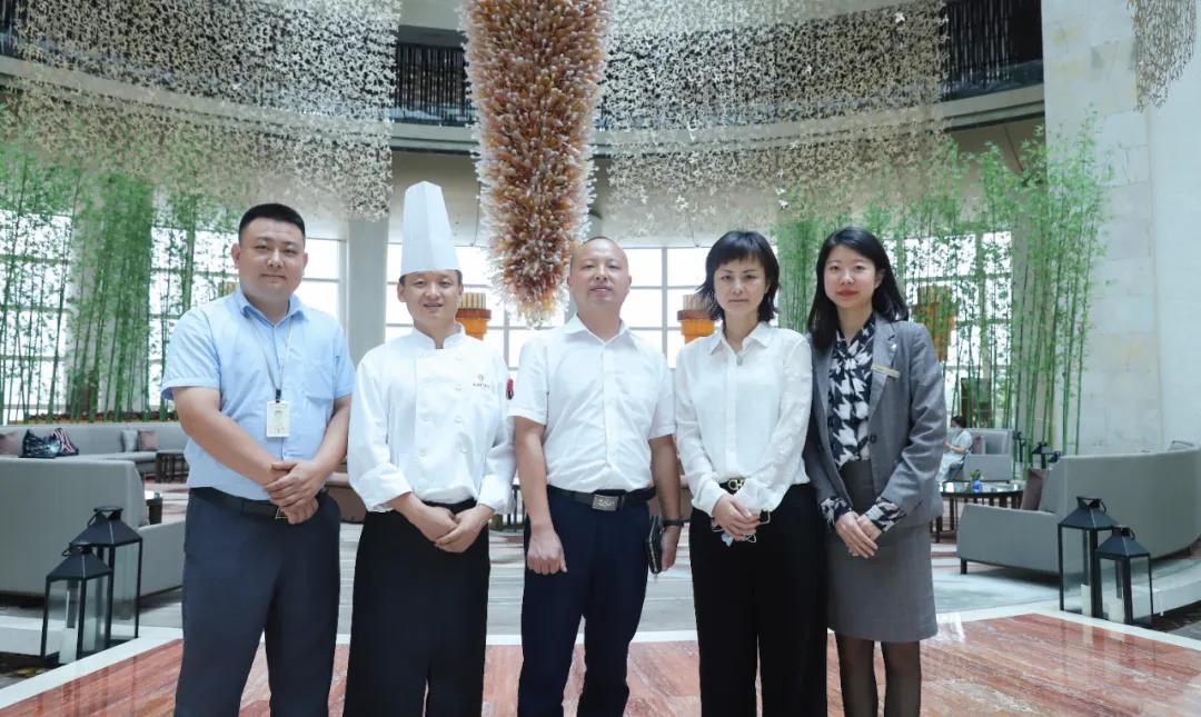 专访深圳新东方就业负责人李涛:为了保障学生就业他们都做了什么