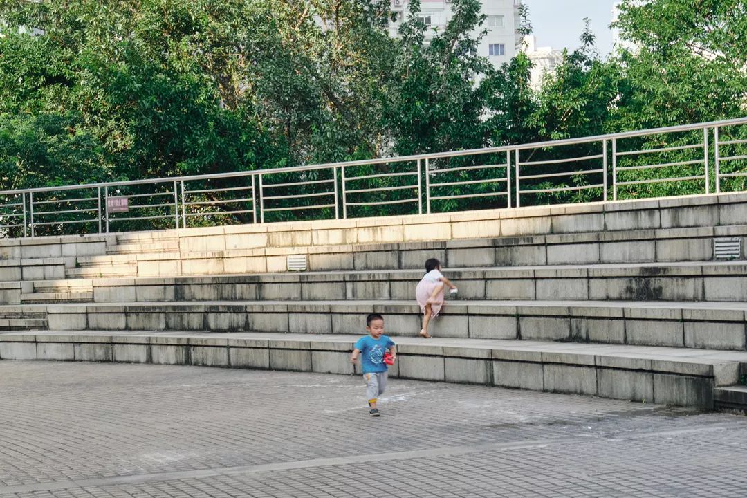 哪里叫南油,南油地铁站