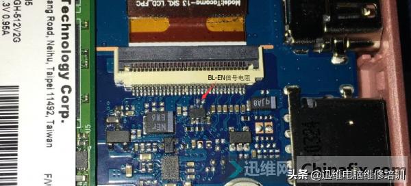 三星910S笔记本闪屏,无背光,原来问题出在这儿,几分钟轻松搞定