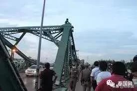 那个爬上高塔的泰国大哥，心中该有多么悲伤...