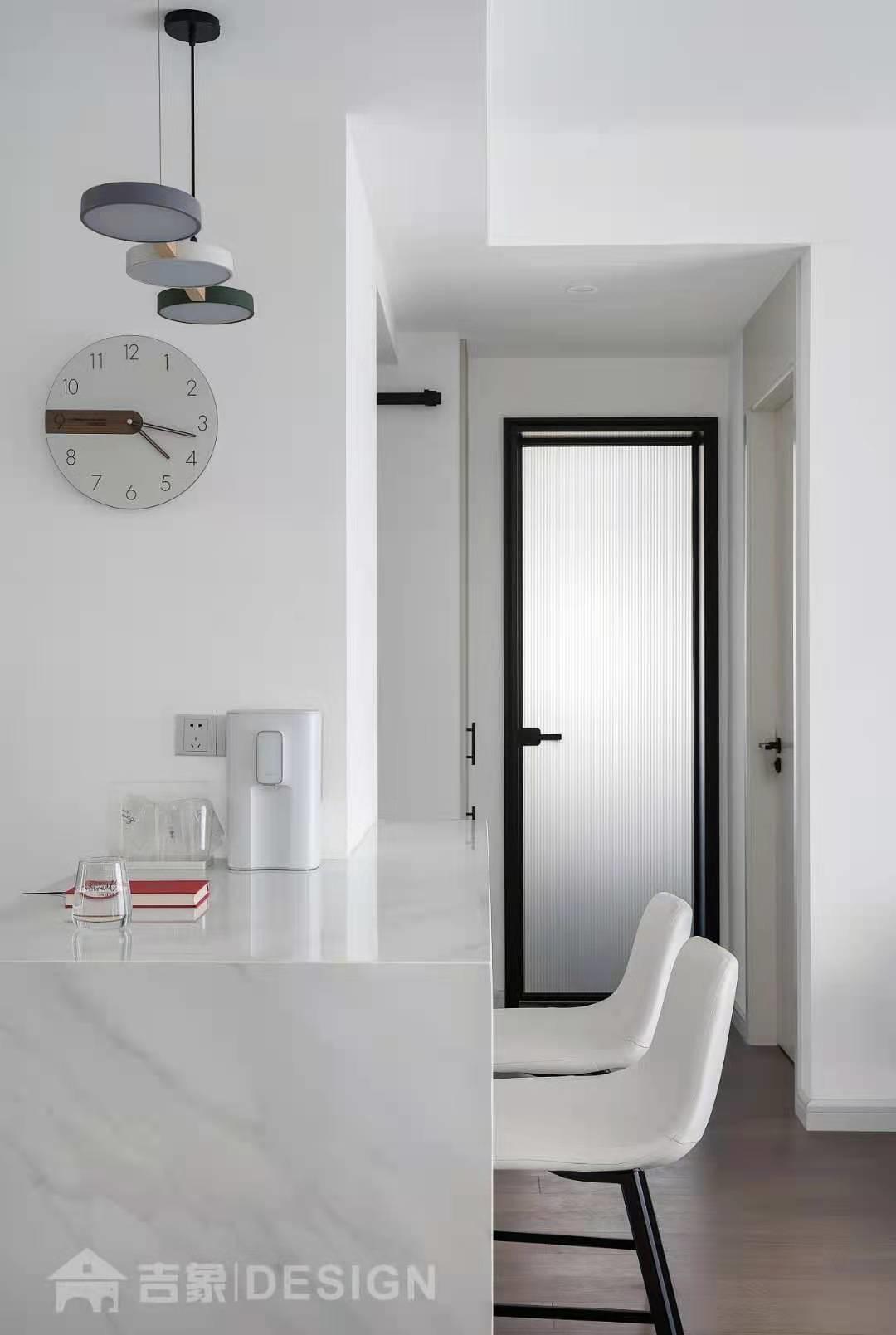 家庭餐桌如何配菜品好看,家庭聚餐实用的餐桌