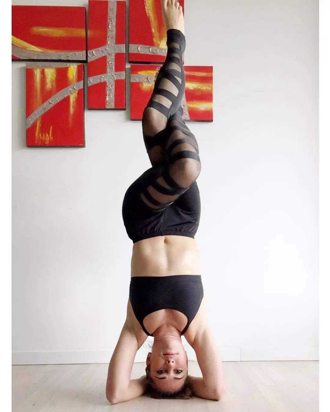 显裤型不显腿型的长裤,遮肉显瘦修饰腿型小黑裤