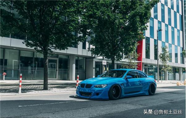 「毂锐驰」一台融入了JDM元素的宝马E93335i