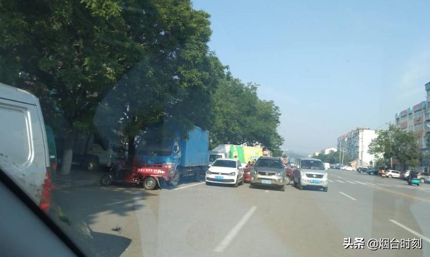 到底是谁给谁添堵,到底是谁在堵车啊搞笑