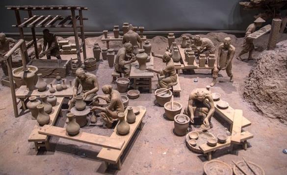 人类的祖先是怎样生活的60字,人类祖先最早发明的房子