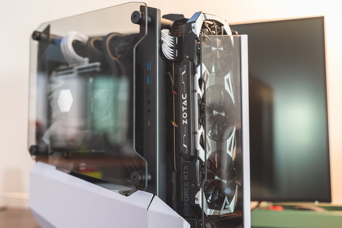 圣诞节前装一台白色雪花主机