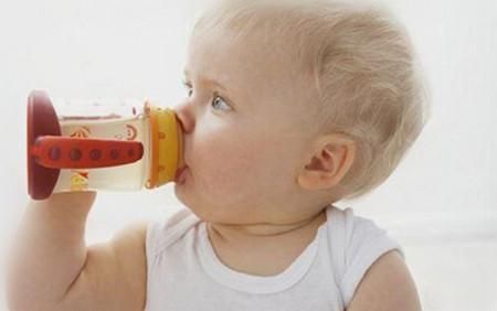 宝宝舌苔白厚消化不好怎么办,宝宝舌苔有点黄是不是胃消化不良