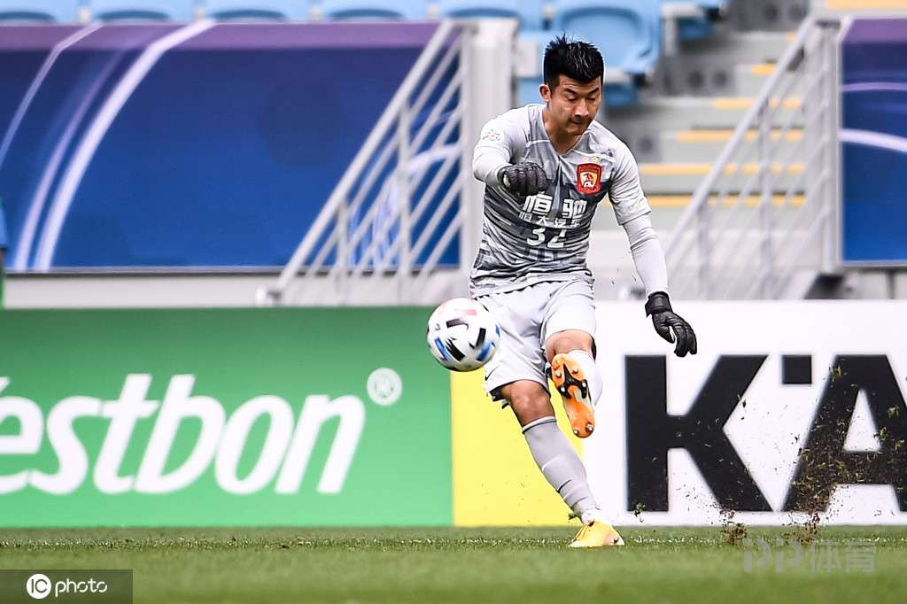 大连足球引援最新消息,大连万达新赛季引援