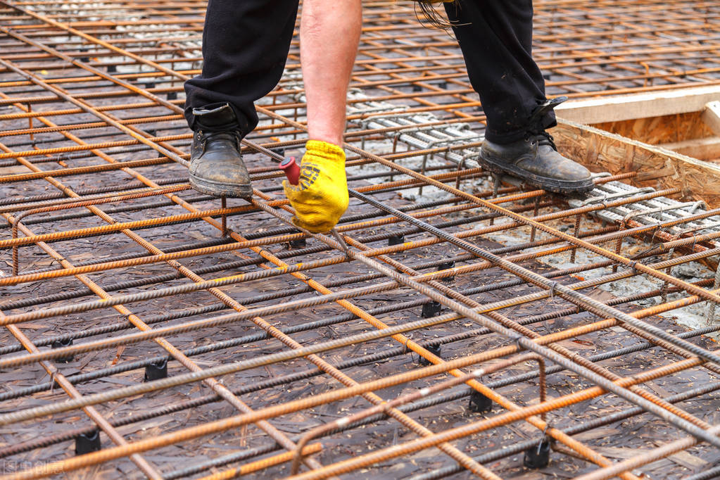 楼板混凝土裂缝最佳修补方法,混凝土楼板开裂的原因及补救方法