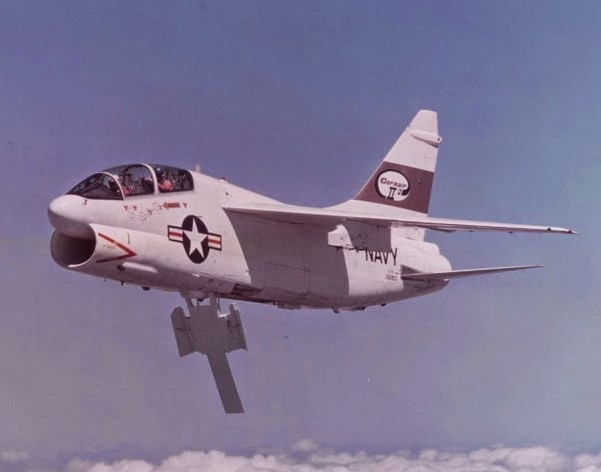 f-7舰载机,f-8舰载战斗机