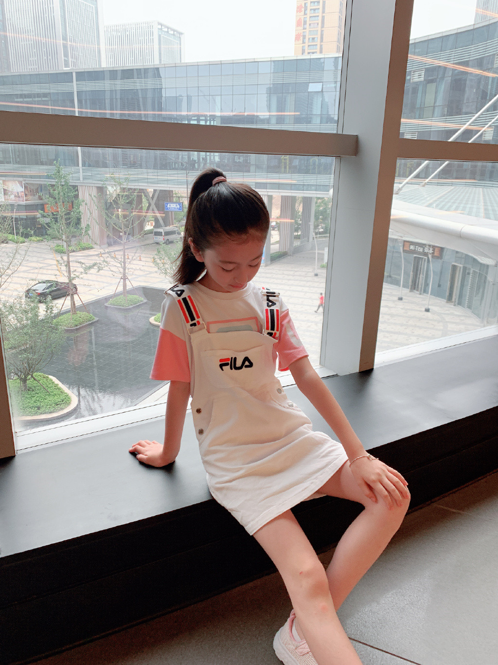 童模裴佳欣穿礼服,裴佳欣是怎么当上童模的