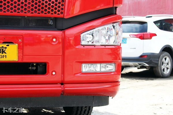 乘龙h5v4x2港口牵引车,豪沃tx-4x2港口牵引车