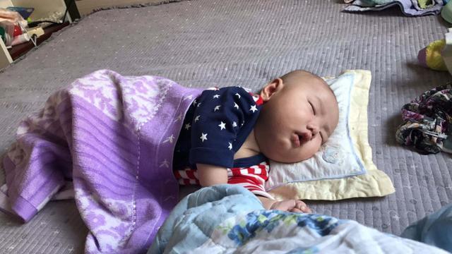 孩子依赖被角和小毯子，并非是恋物癖，过渡性客体请了解下