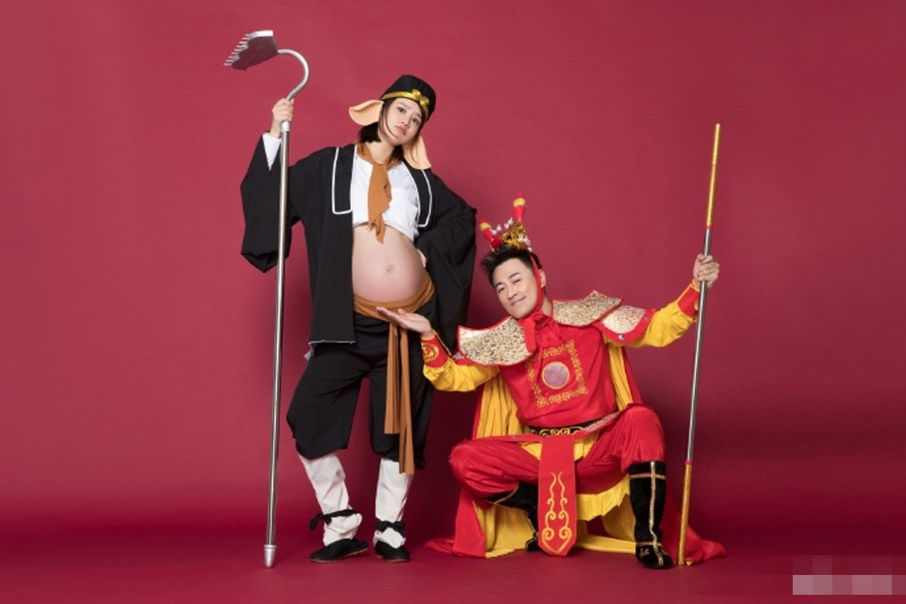 张馨月林峰照片,张馨月林峰和女儿