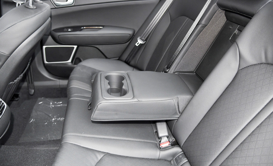 最厚道的合资b级车如今狂跌4万5,销量不温不火降价到12万多b级车