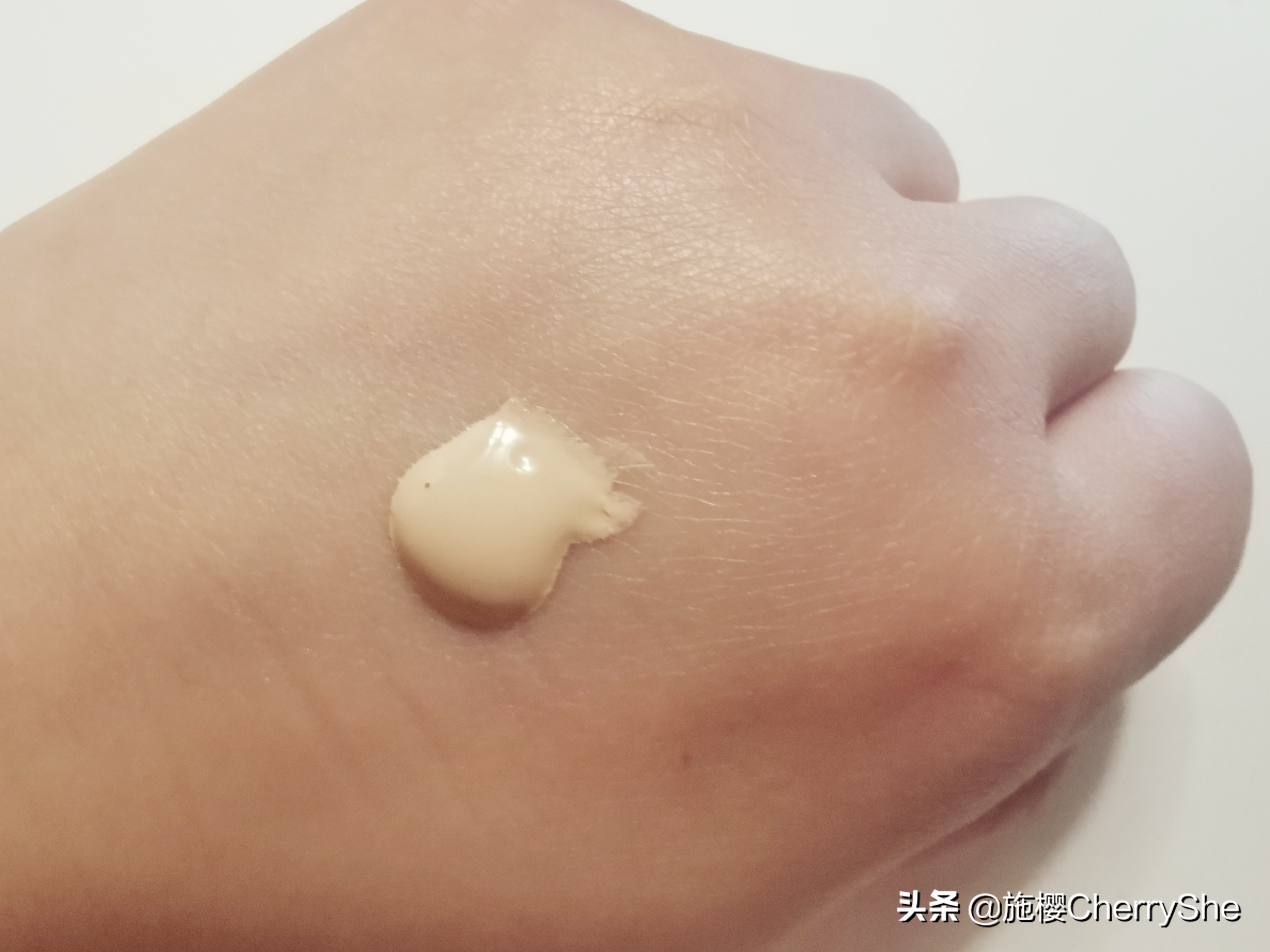 混干皮粉底液推荐真实测评玫珂菲,粉底液阿玛尼权力3.5号色