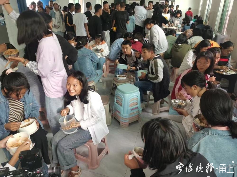 凉山支教老师最后一课感动网友,凉山支教宁波老师