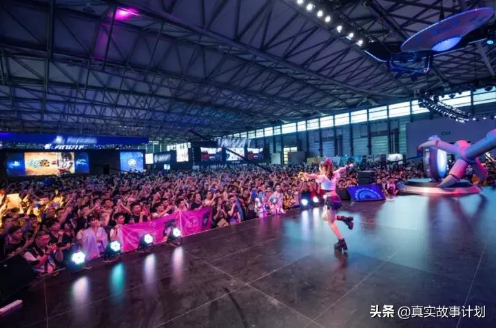 在b站一个月能挣多少钱,在b站1亿年轻人成为同班同学