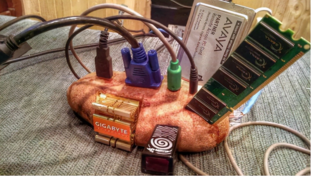 为了给玩家找个班上，育碧要开发区块链游戏！网友：挖矿模拟器？