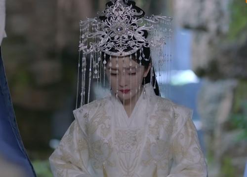 三生三世十里桃花阿离白滚滚真身,三生三世阿离和滚滚是什么关系