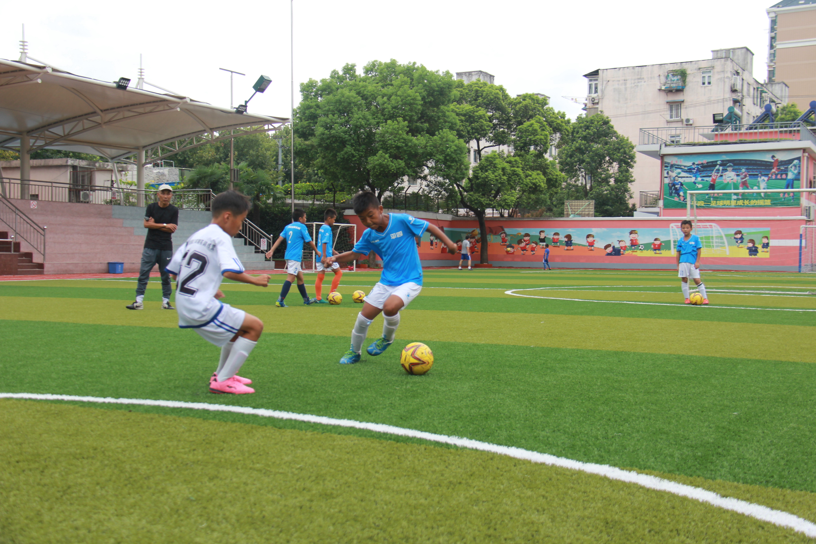 一只足球的质量,足球每一次经历都是一种成长