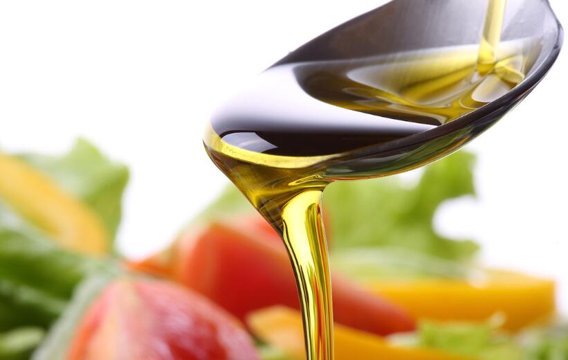 色拉油跟普通食用油有什么区别,什么是色拉油什么是调和油