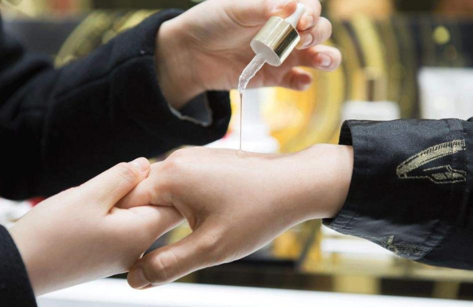 精华液的用途和功效,精华液有哪些妙用