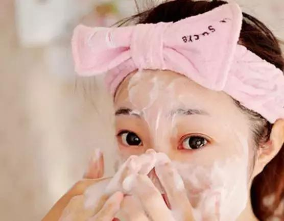 脸上暗黄毛孔大怎么调理好,脸上毛孔粗大皮肤暗黄偏方