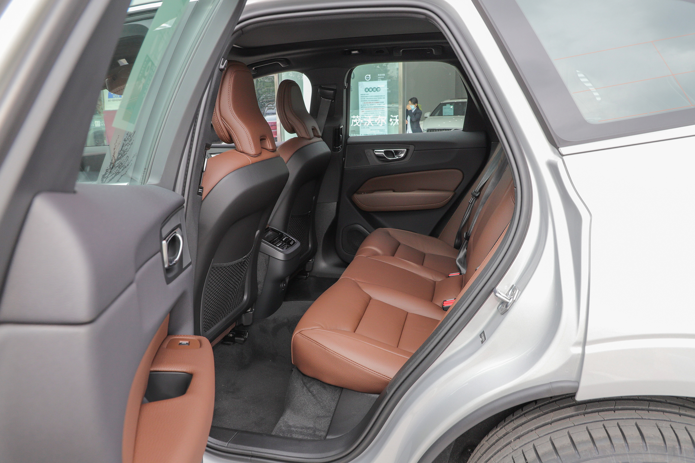 汉兰达和沃尔沃xc60suv哪个家用好,全新沃尔沃xc60suv最新价格